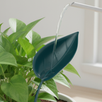 Leaf‑Shaped Watering Funnel for Potted Plants – Tidy, Spill‑Free Pouring